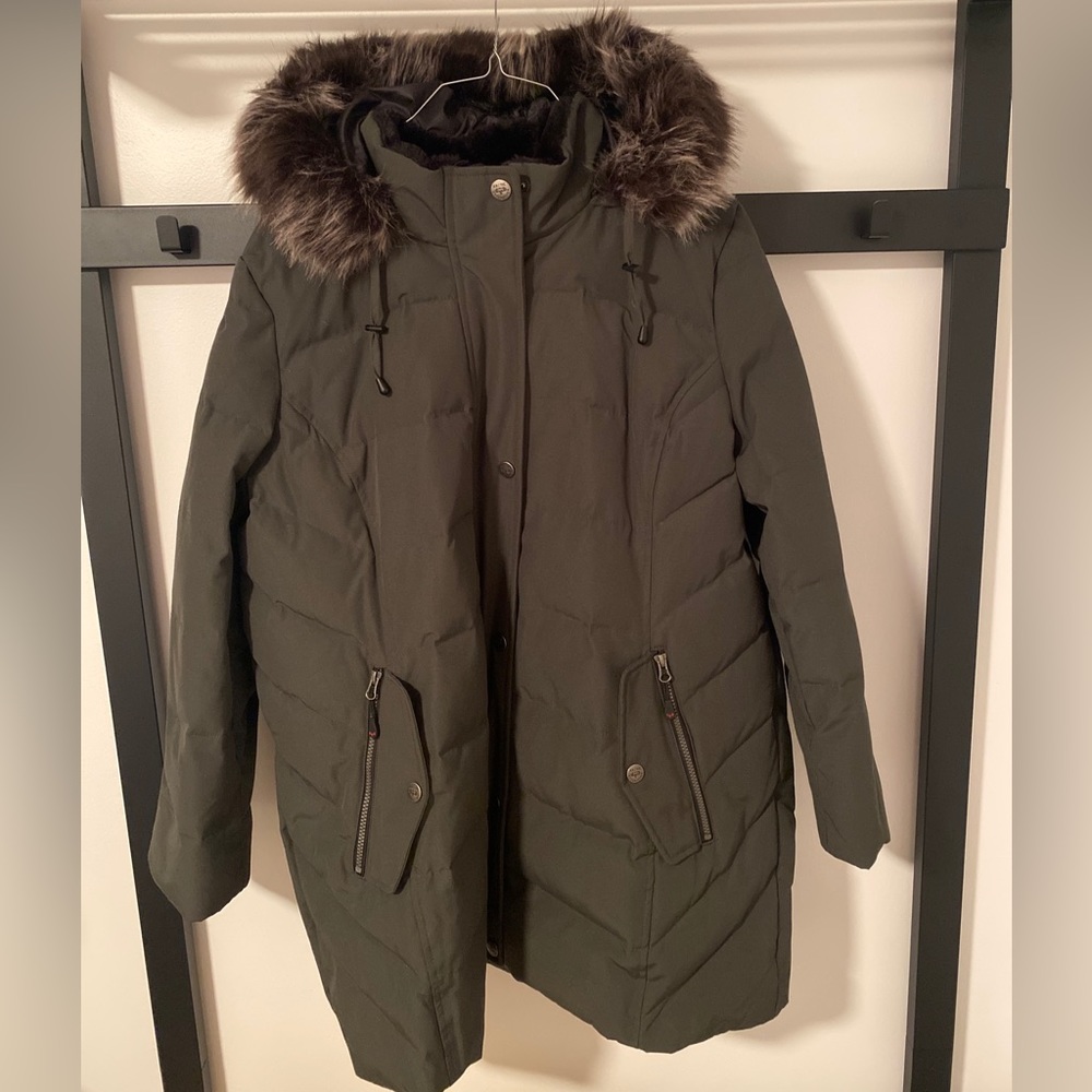 Arctic Expedition High Performance Hydradown Parka / Green / X-LARGE / Excellent